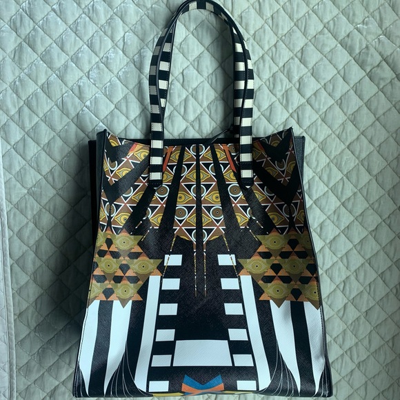 Givenchy Patterned Tote - Picture 7 of 11